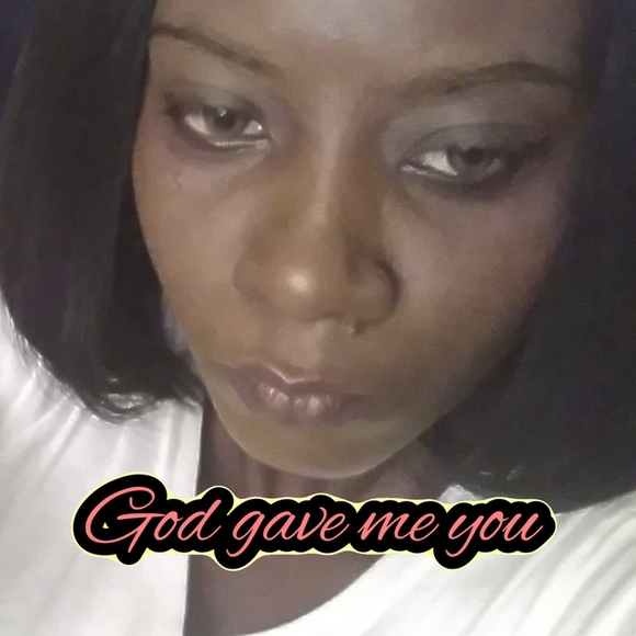 Poshmark profile picture for @lea79